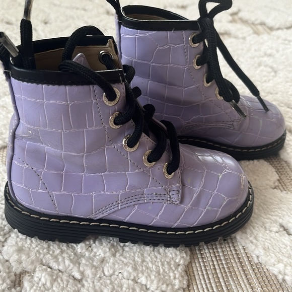 Purple boots - Picture 3 of 9